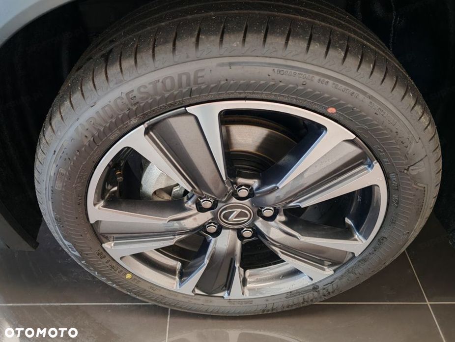 Lexus UX - 19