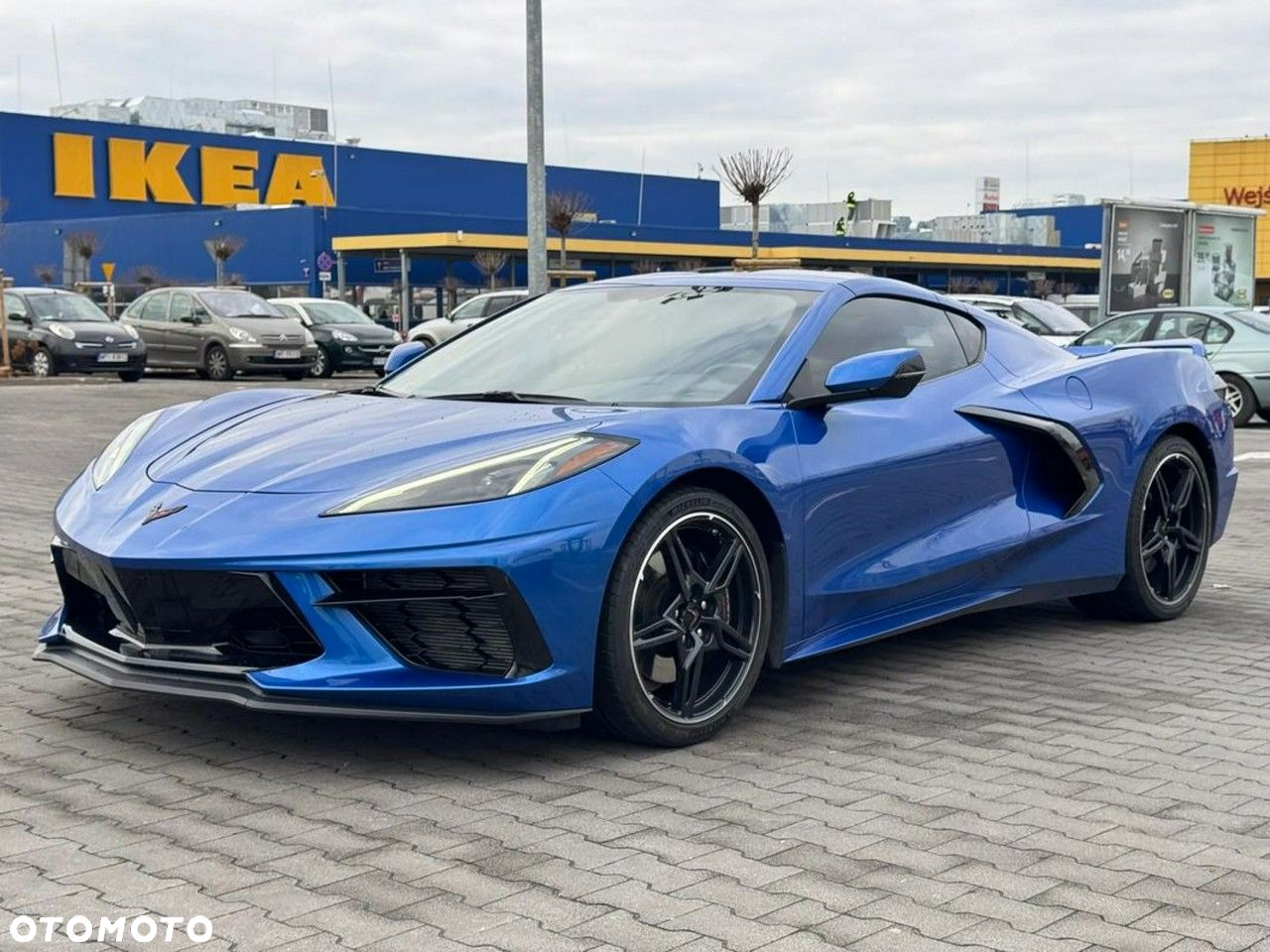 Chevrolet Corvette - 32