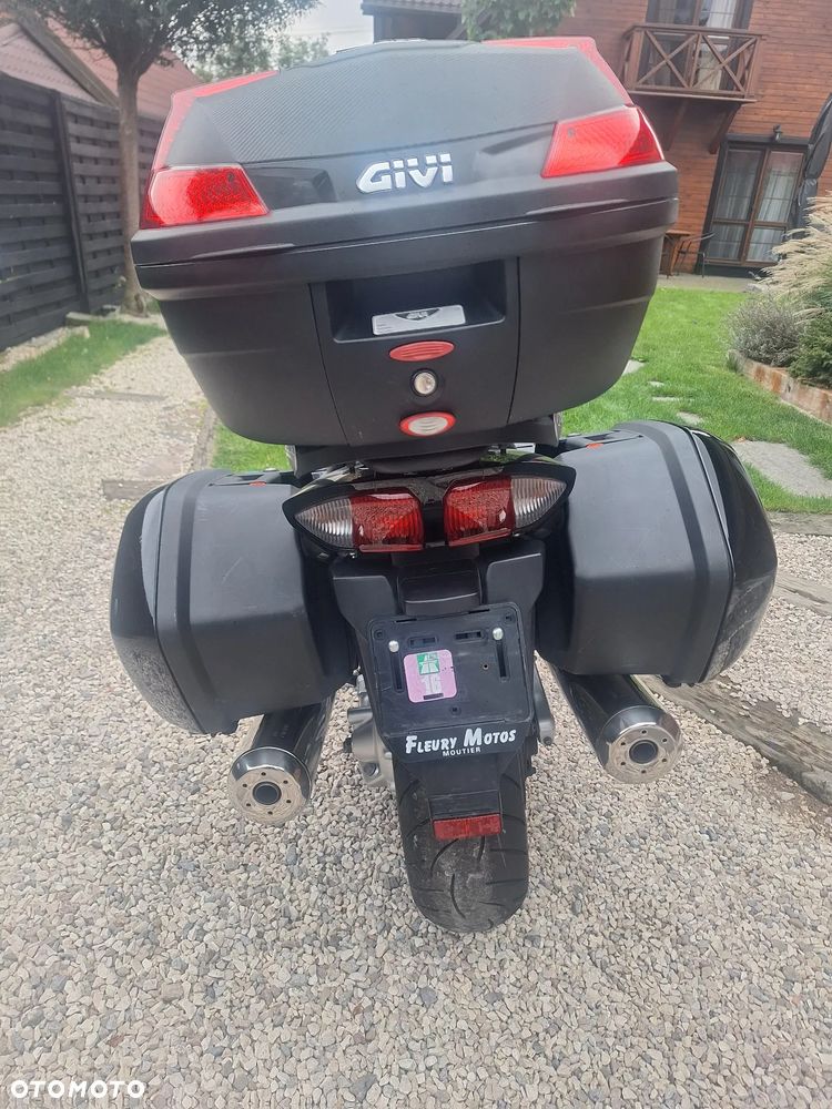 Yamaha FJR - 9