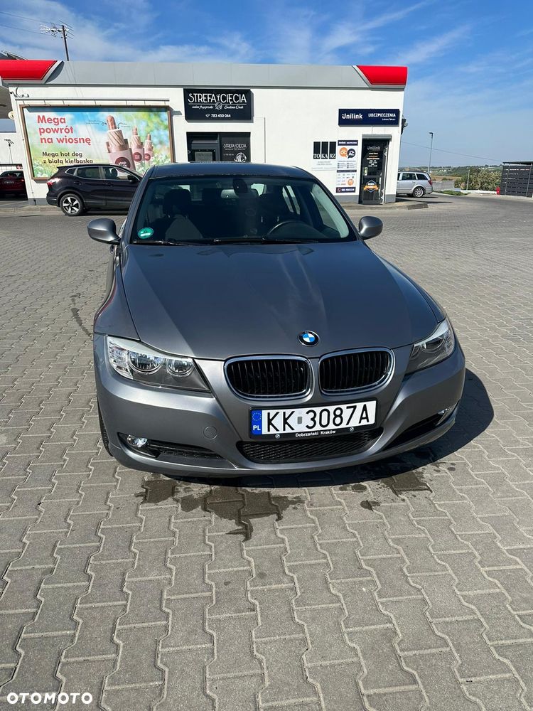 BMW Seria 3 318i - 8