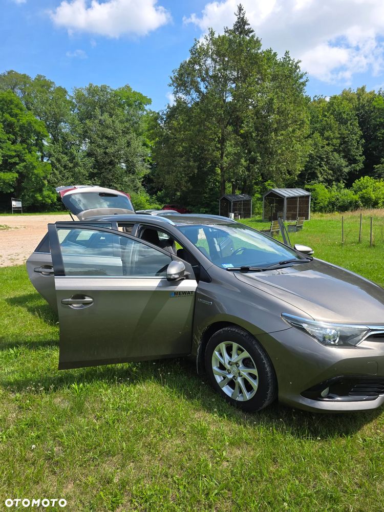 Toyota Auris Hybrid 135 Premium - 4