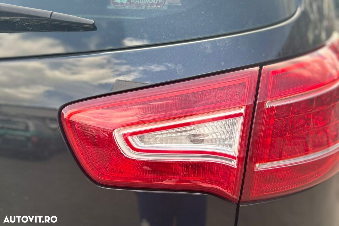 STOP DREAPTA PE HAION KIA SPORTAGE 2012 - 1