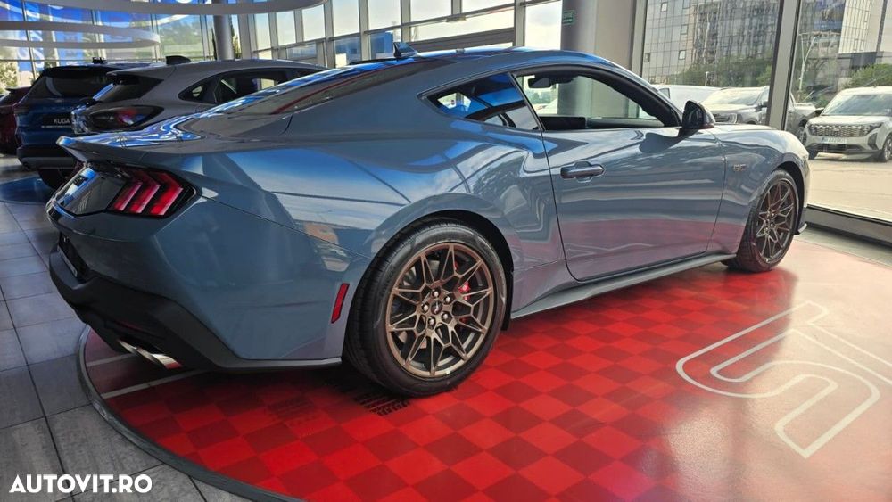Ford Mustang - 7
