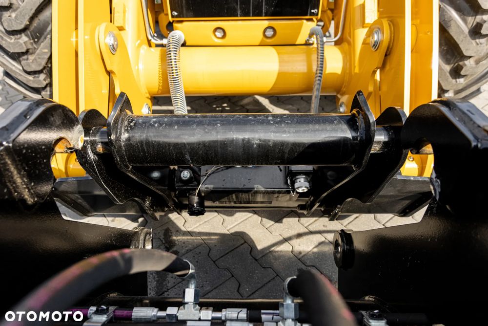 Caterpillar CAT 444 - 30