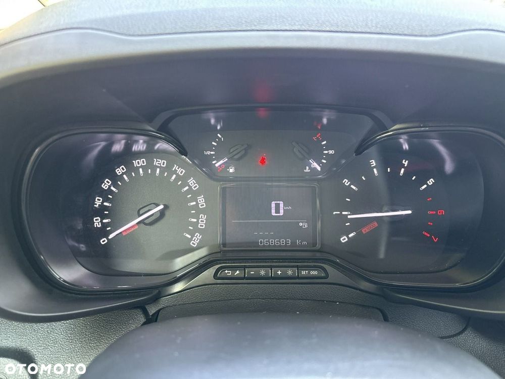 Toyota Proace City - 16