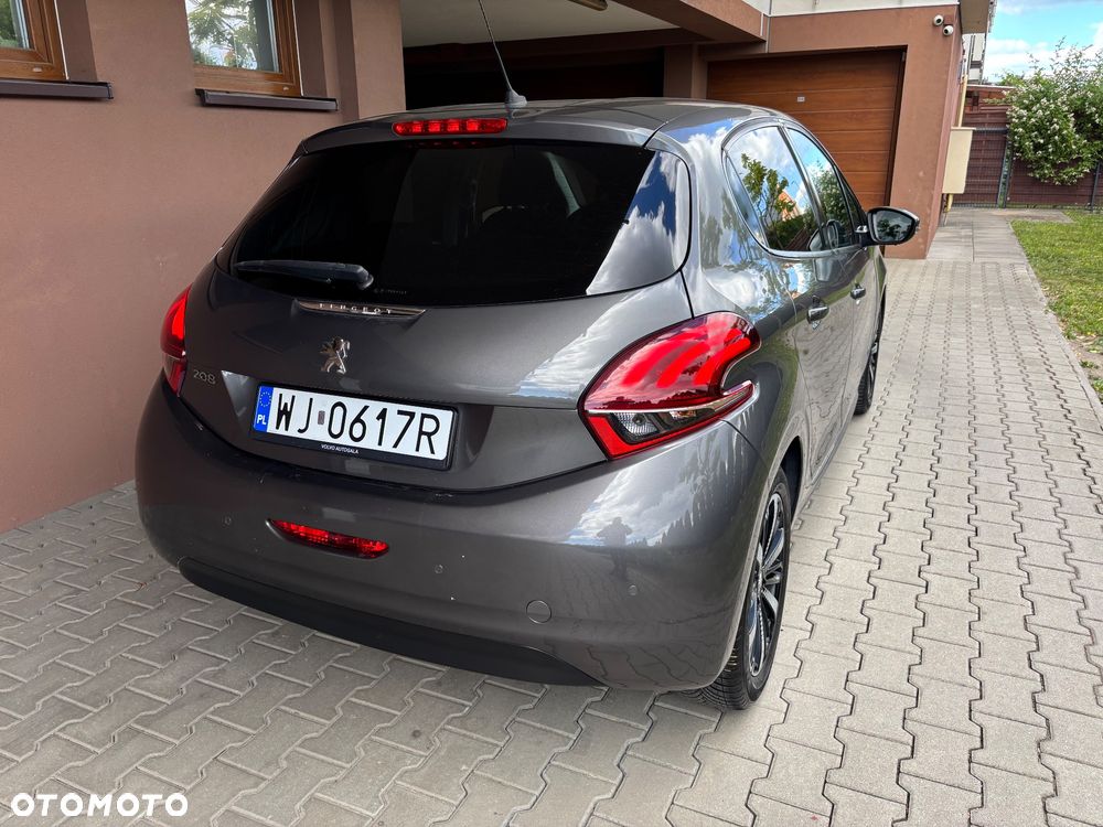 Peugeot 208 1.2 VTi Allure - 27