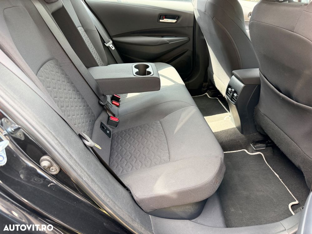Toyota Corolla 1.8 HSD Business - 11