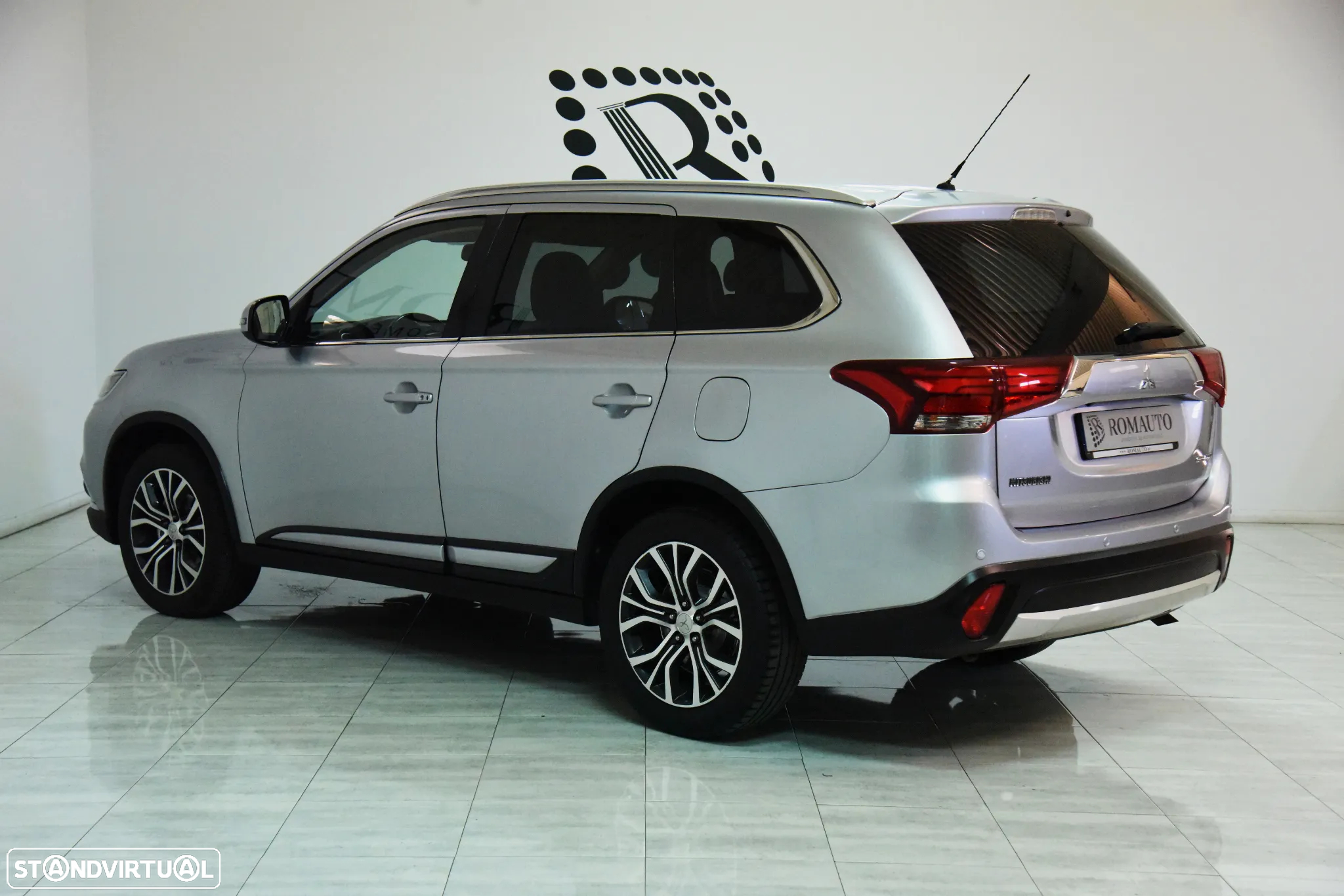 Mitsubishi Outlander 2.2 DI-D Intense+ - 7