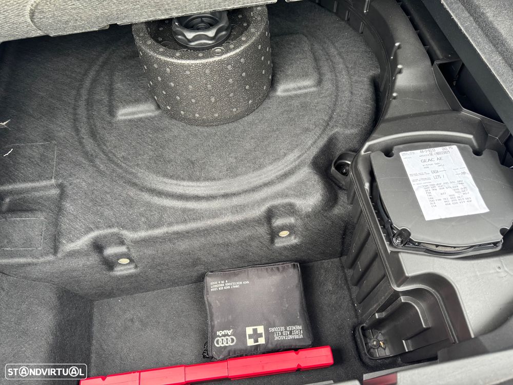 Audi e-tron 55 quattro S line - 24