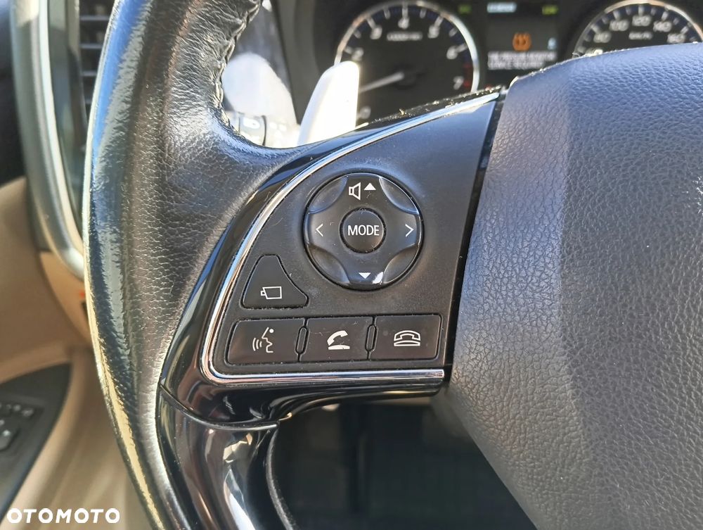 Mitsubishi Outlander 2.0 Intense + Navi 4WD CVT - 17