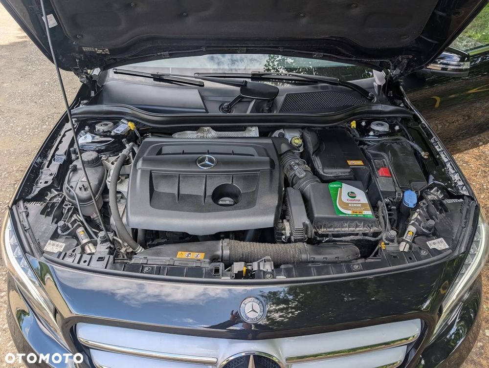 Mercedes-Benz GLA 180 d 7G-DCT AMG Line - 12