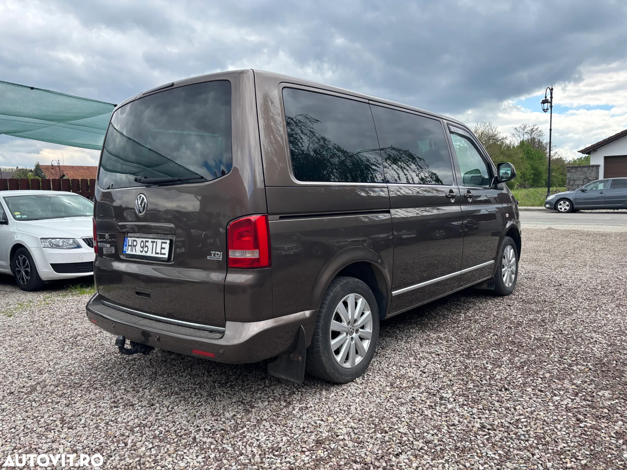 Volkswagen Multivan - 10