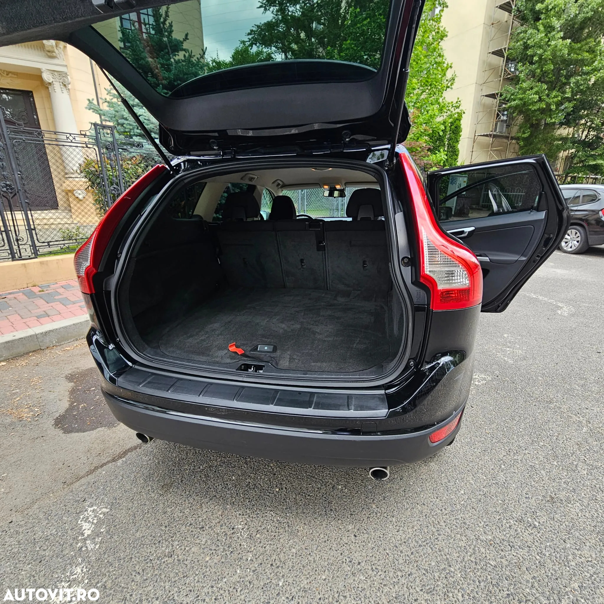 Volvo XC 60 D3 2.4D AWD AT6 Kinetic - 6