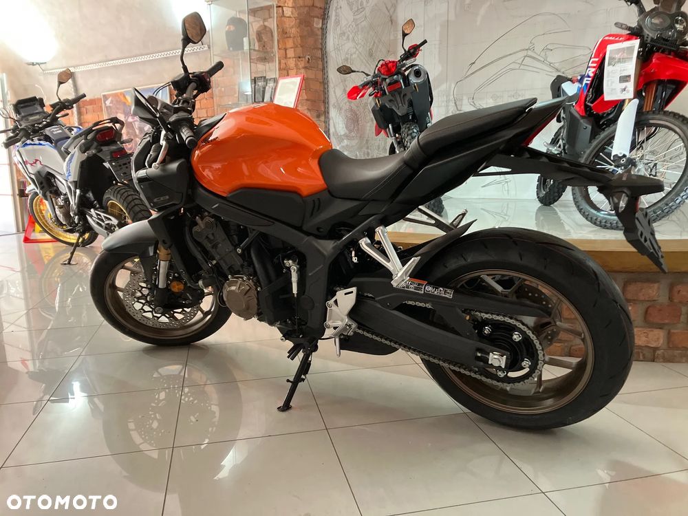 Honda CB - 2