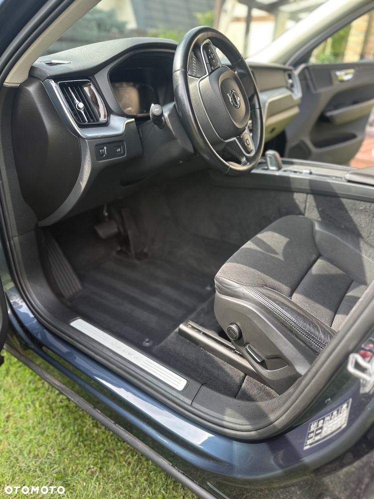 Volvo XC 60 B4 D AWD Geartronic Momentum Pro - 12