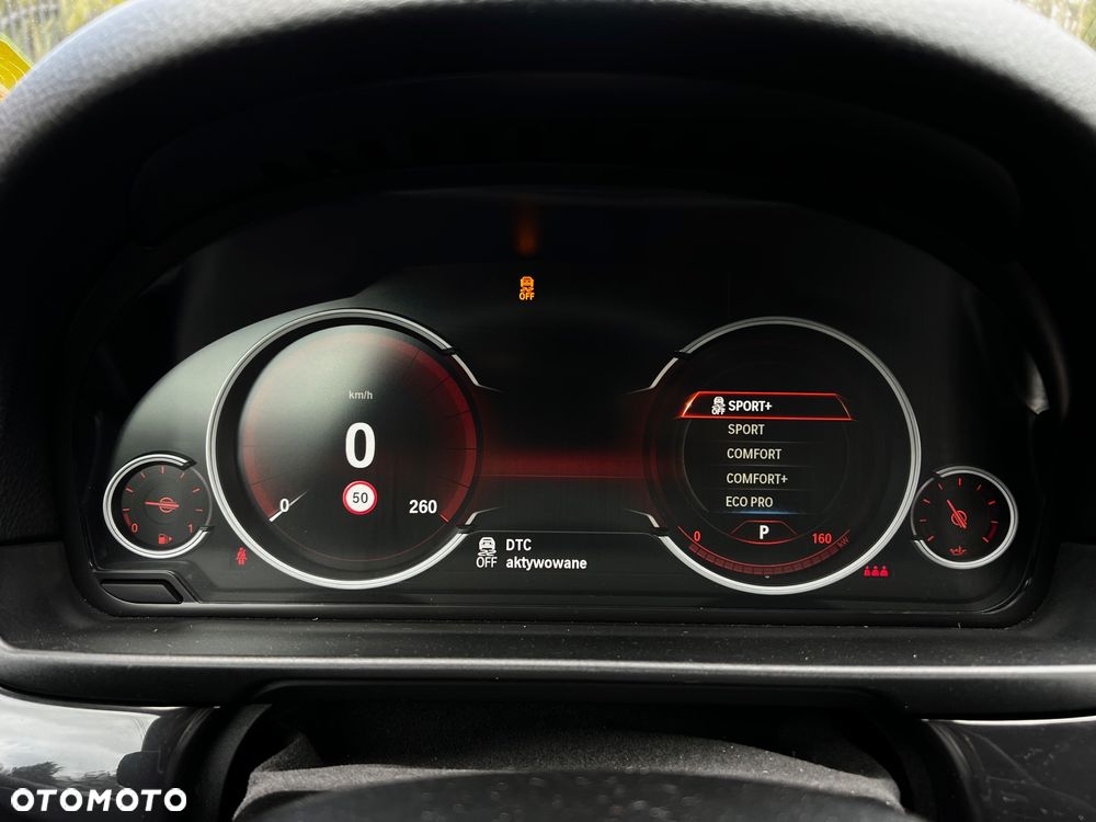 BMW Seria 5 525d xDrive Sport-Aut - 30
