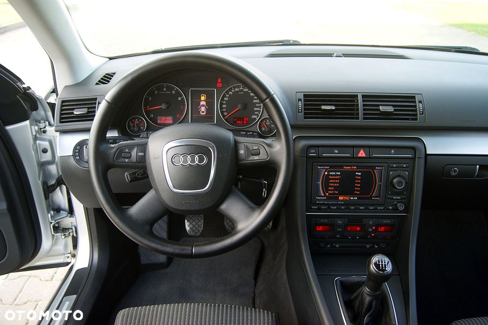 Audi A4 Limousine - 29