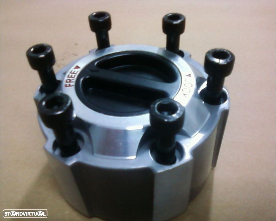 cubo cubos da tração roda nissan D21 4X4 ( 27 e 28 Estrias ) - 1