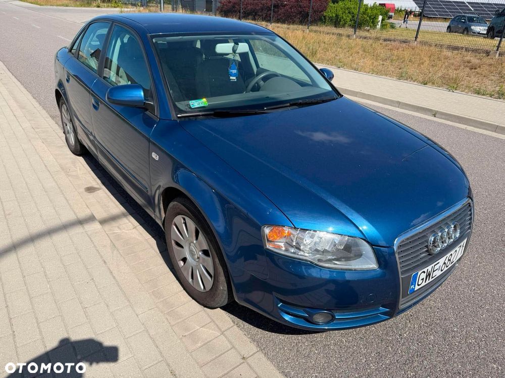 Audi A4 Limousine - 8