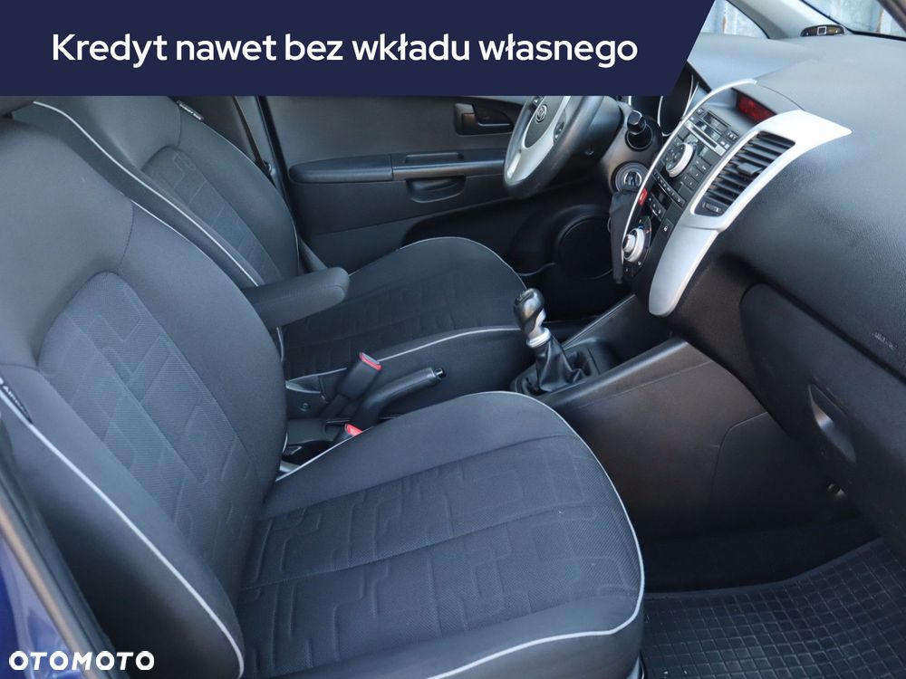 Kia Venga - 11