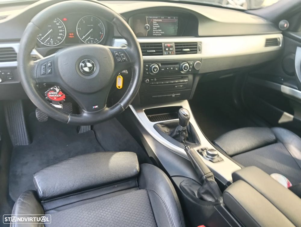 BMW 320 d Pack M - 22
