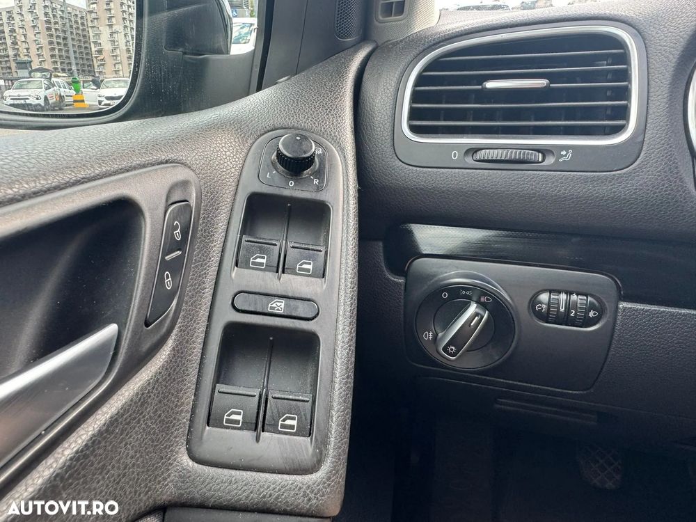 Volkswagen Golf - 22
