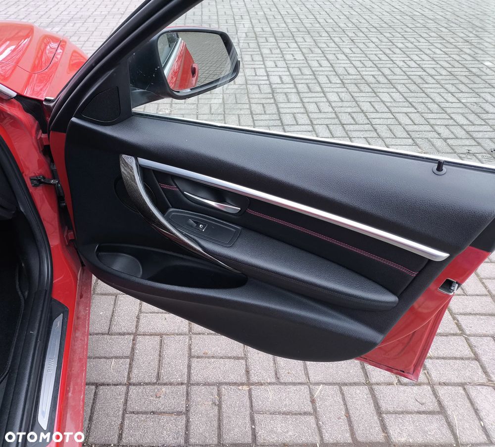 BMW Seria 3 330i xDrive Sport Line Sport - 14