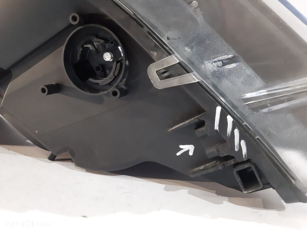 BMW X5 E70 LCI Lampa Bi-Xenon R - 13226 - 7
