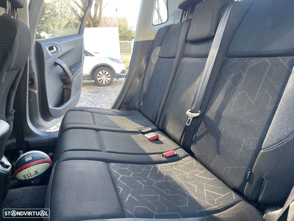 Peugeot 2008 1.2 PureTech Style - 12