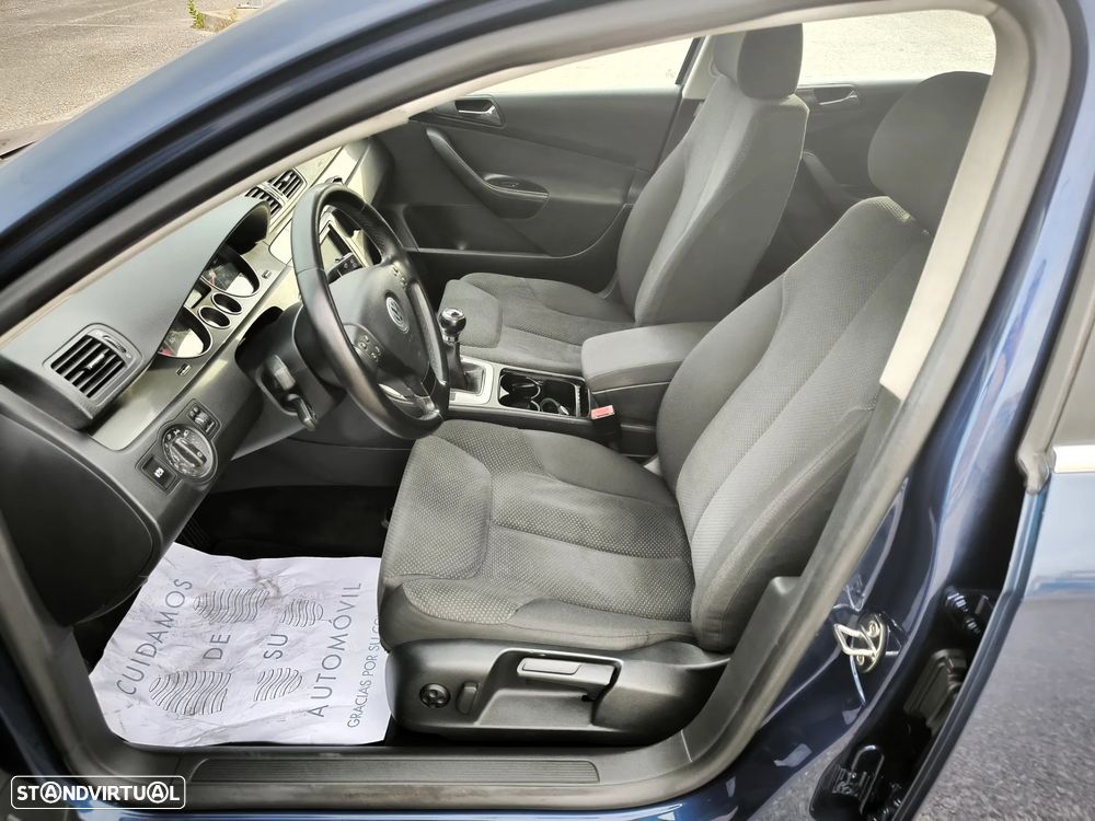 VW Passat Variant 2.0 TDI Confortline - 22