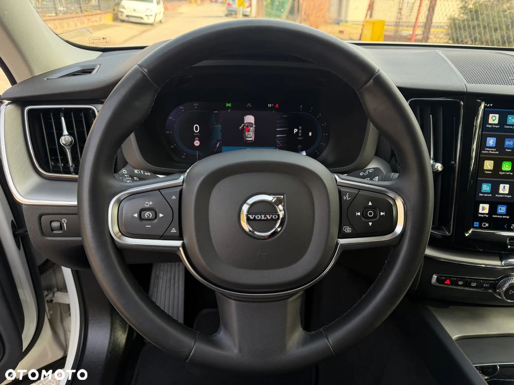 Volvo XC 60 B4 B Momentum Pro - 22
