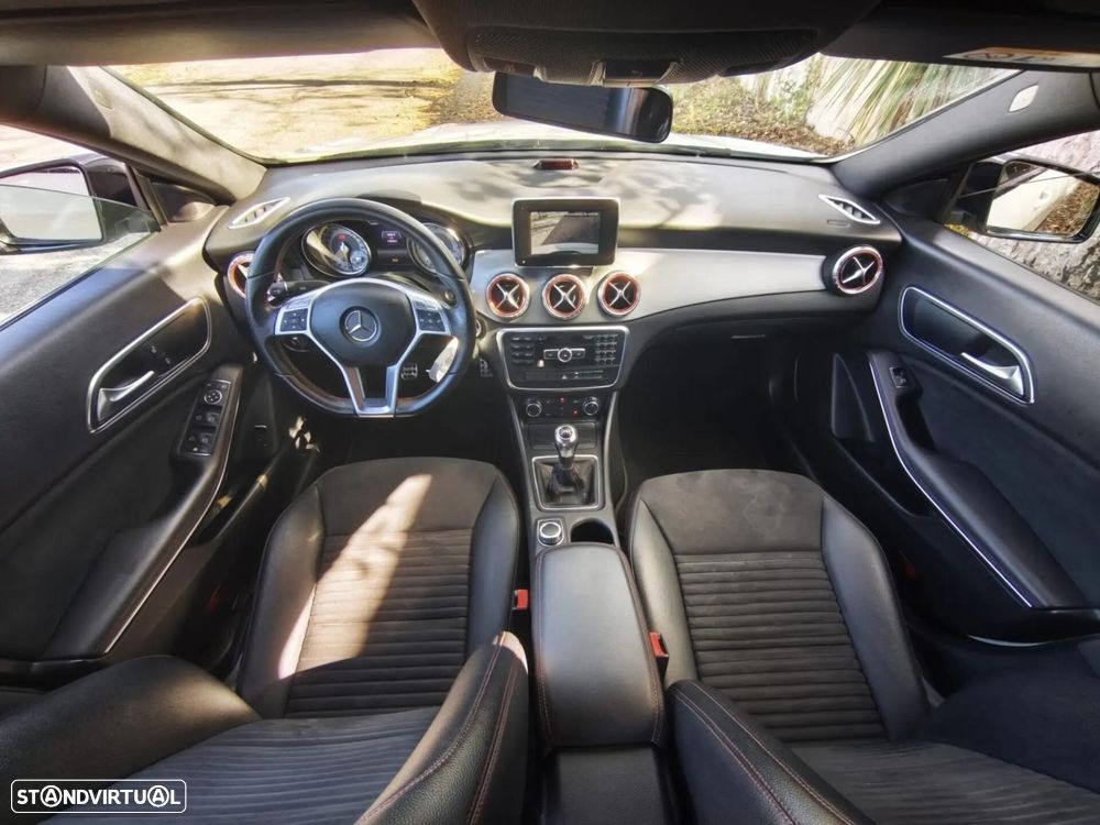 Mercedes-Benz CLA 200 - 46