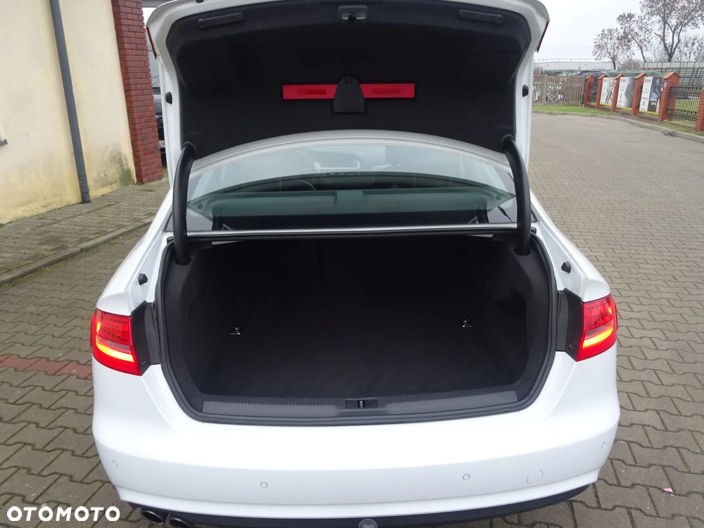 Audi A4 Limousine - 16