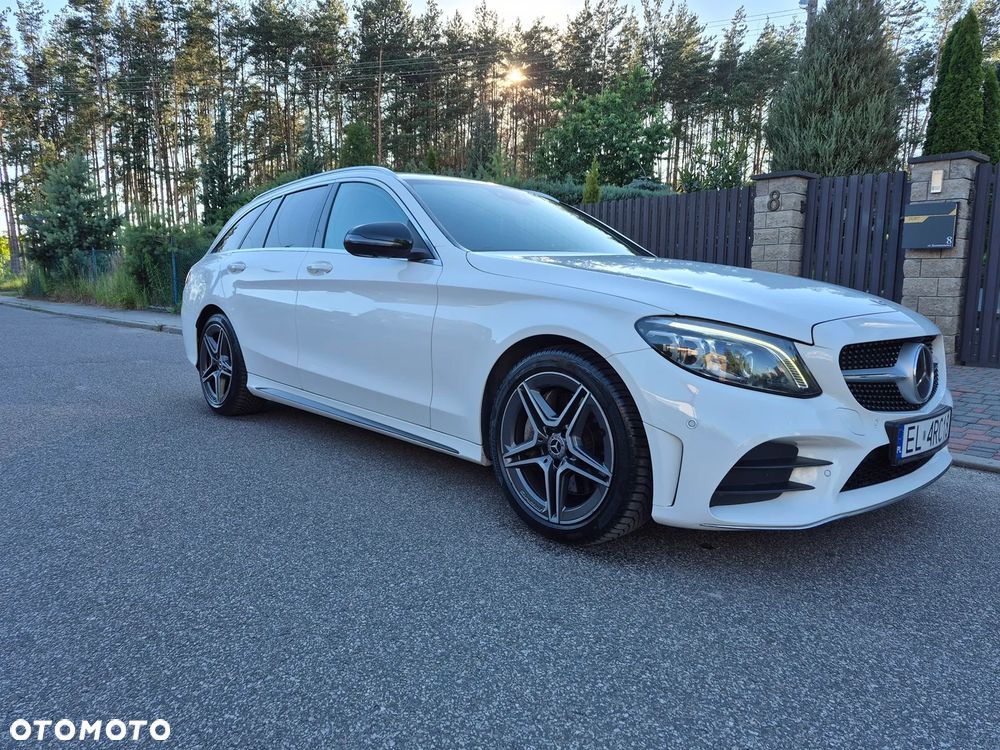 Mercedes-Benz Klasa C 300 9G-TRONIC - 2