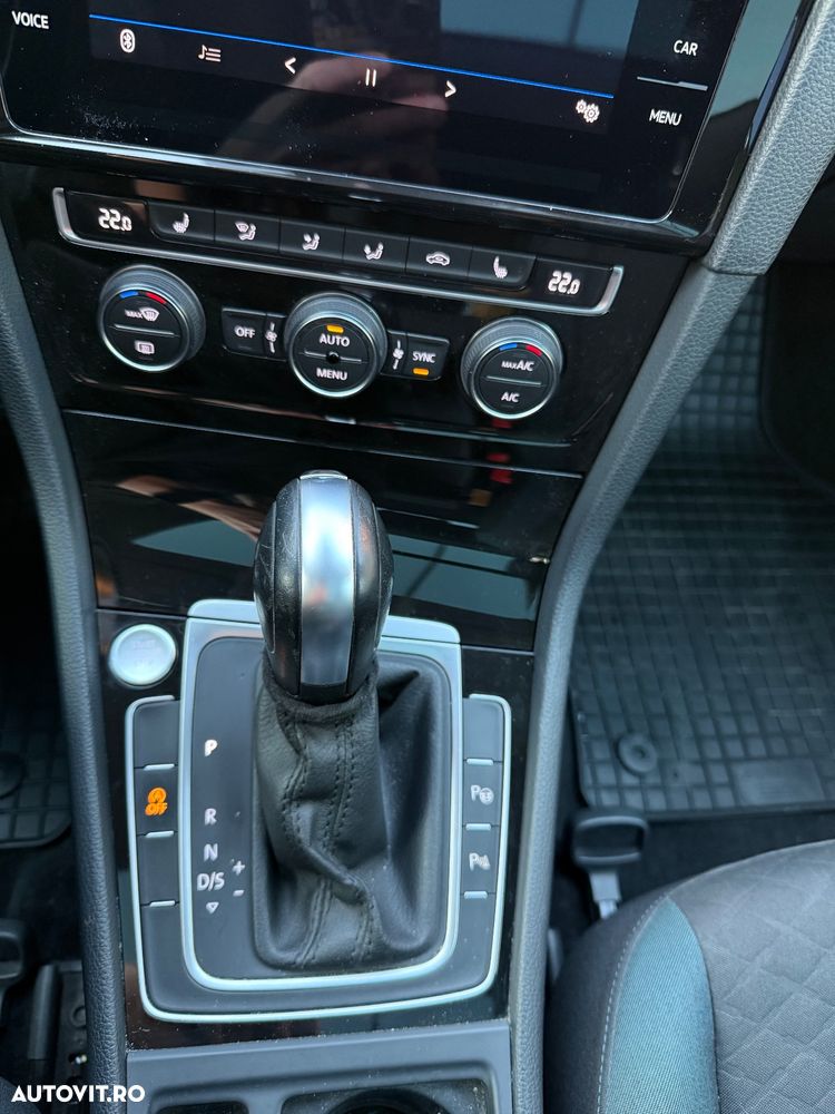 Volkswagen Golf Variant 2.0 TDI SCR DSG IQ.DRIVE - 17