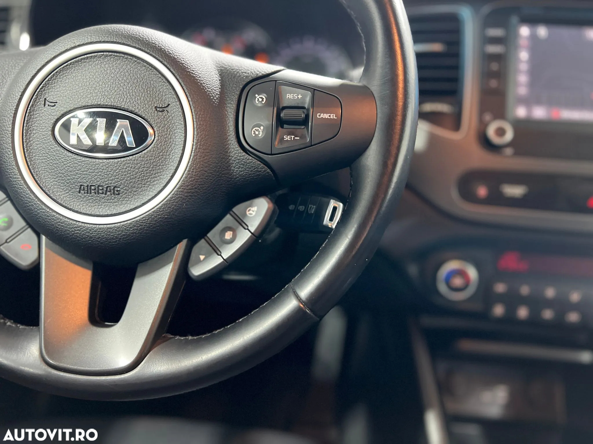 Kia Carens 1.7 DSL Family - 22
