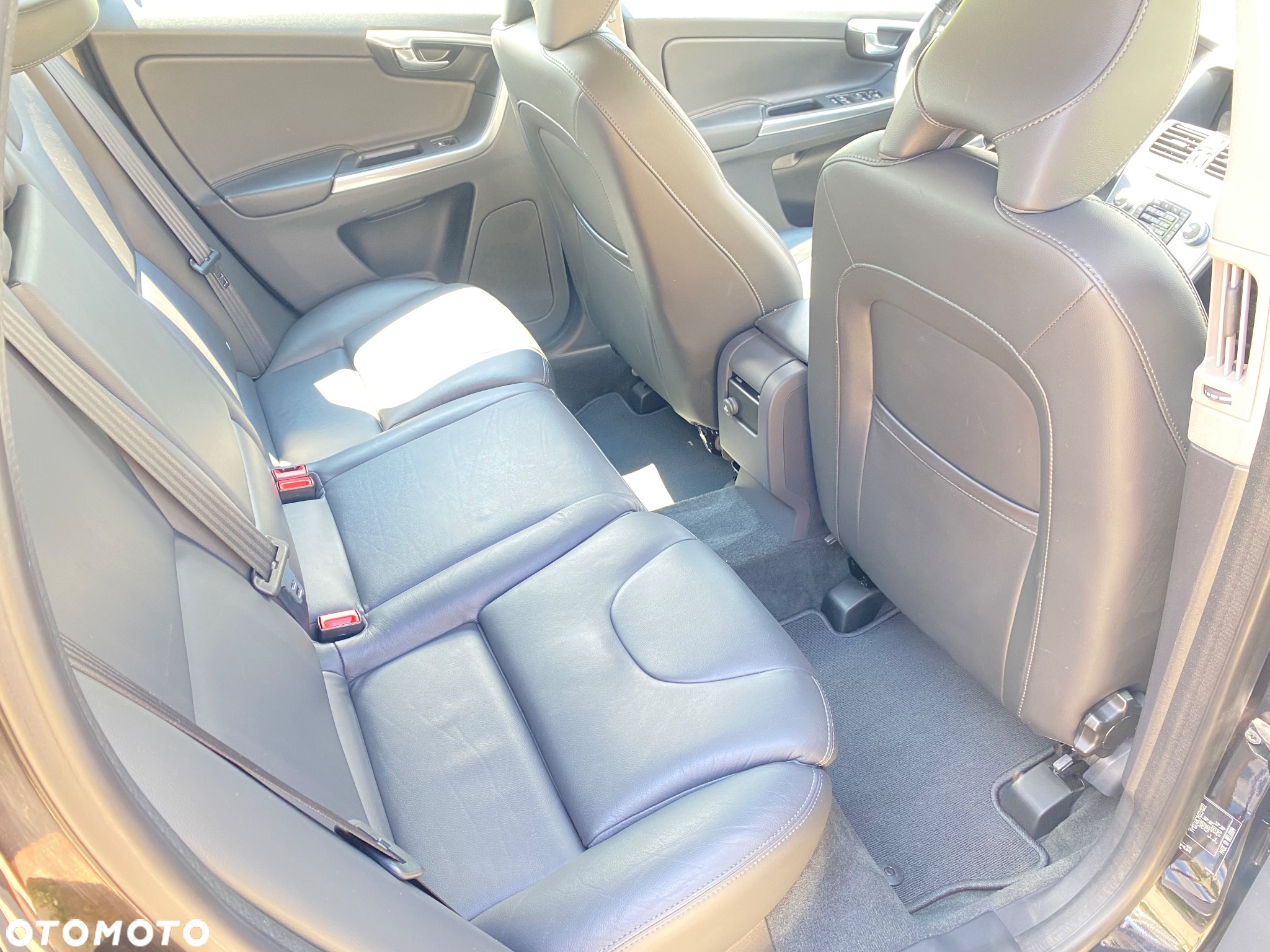 Volvo XC 60 D4 Momentum Pro - 20