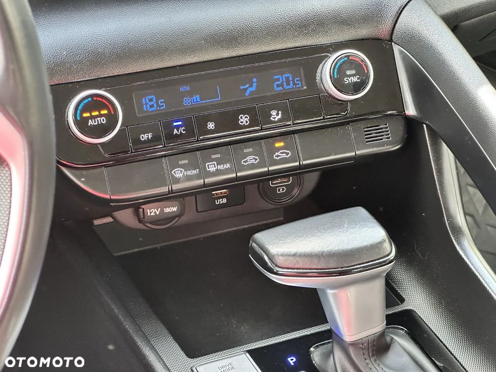 Hyundai Elantra 1.6 Modern CVT - 23