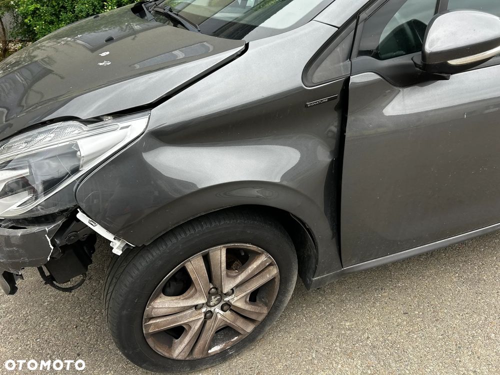 Peugeot 208 - 11