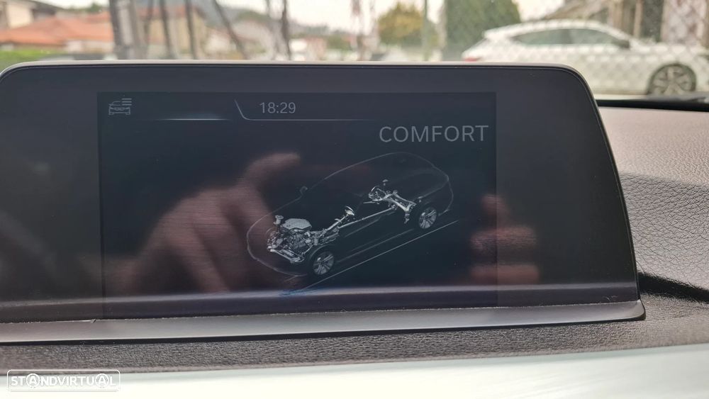 BMW 318 d Touring Auto Pack M - 41