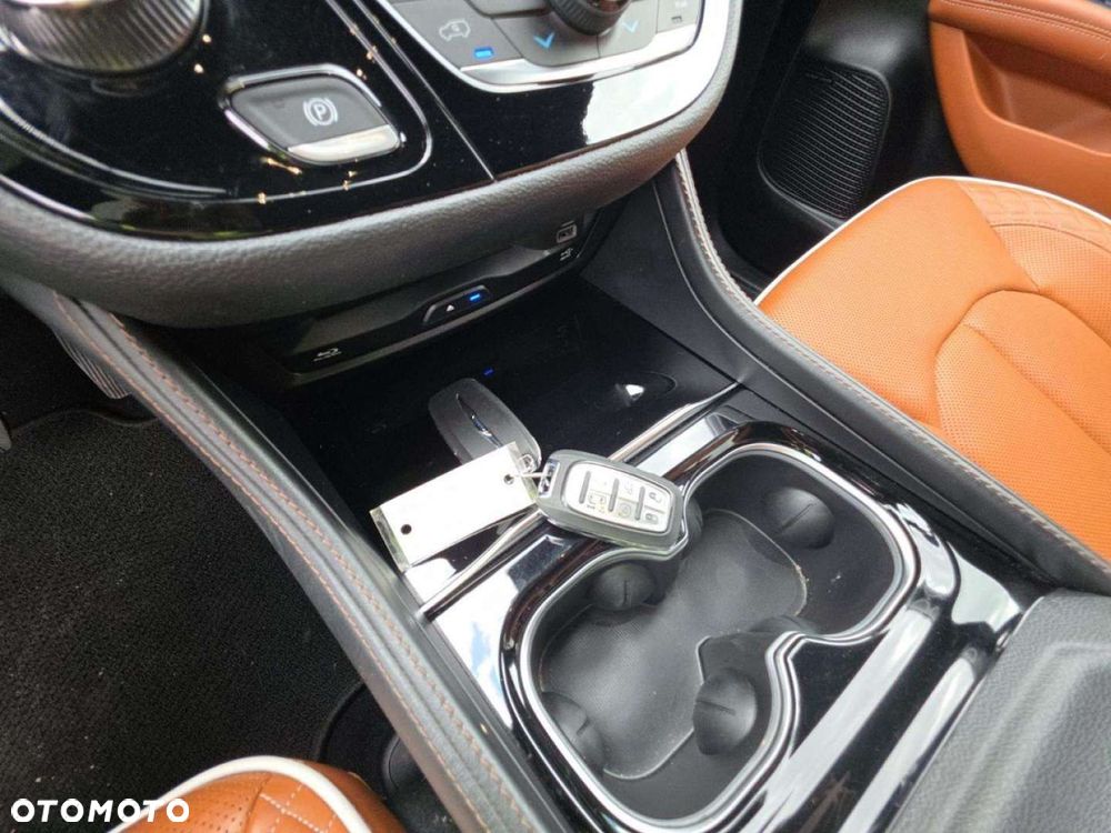 Chrysler Pacifica - 10