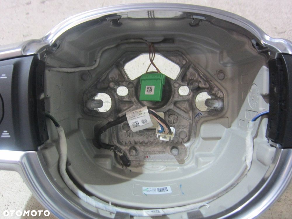 VOLVO XC60 II XC 60 KIEROWNICA MULTIFUNKCYJNA SKÓRZANA JASNA ŁADNA 31407818 - 3