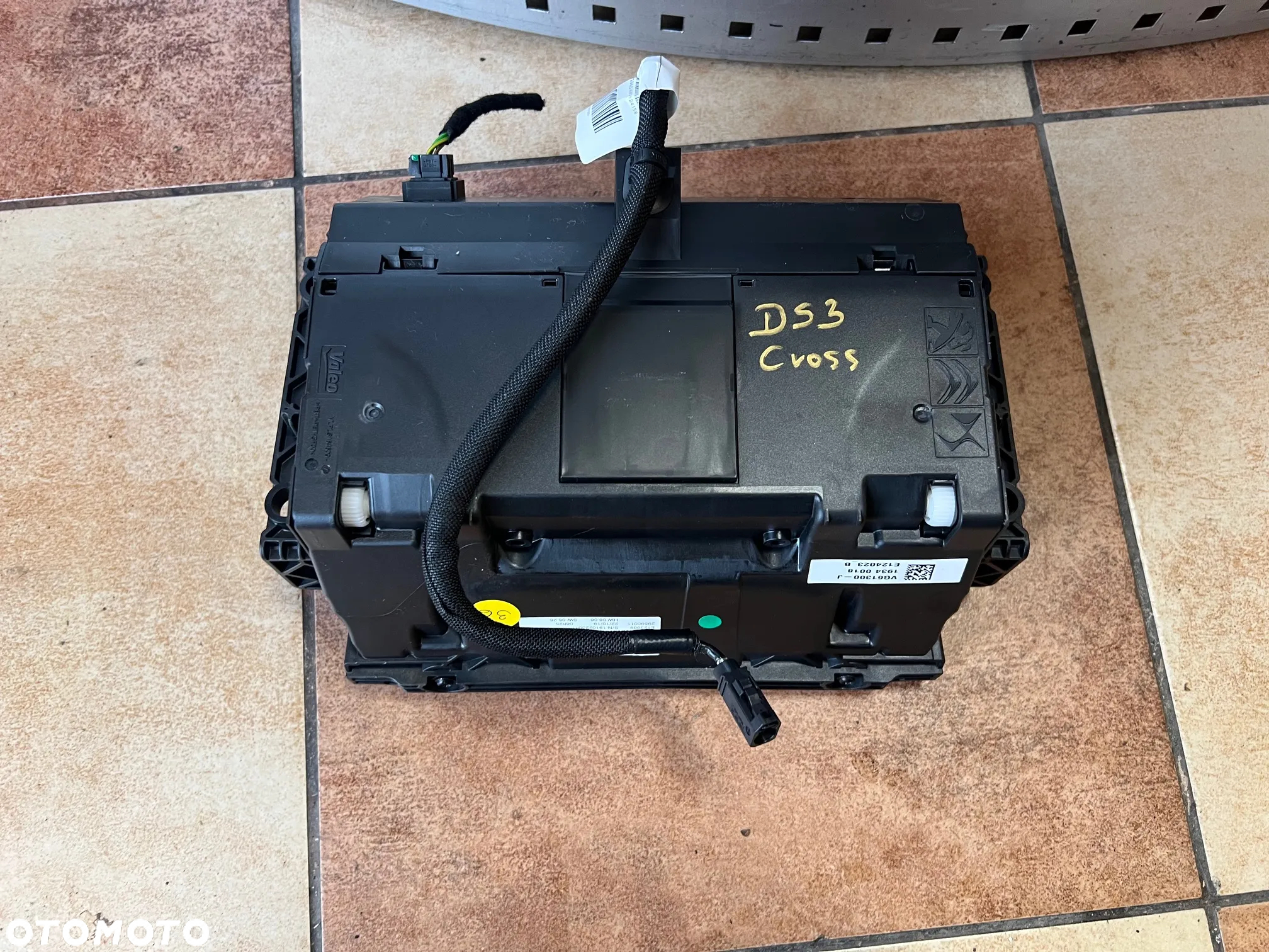 EKRAN MONITOR WYŚWIETLACZ HEAD UP HEADUP DASZEK CITROEN DS3 CROSSBACK 2020 ROK 9820759480 100% SPRAWNY GWARANCJA - 4
