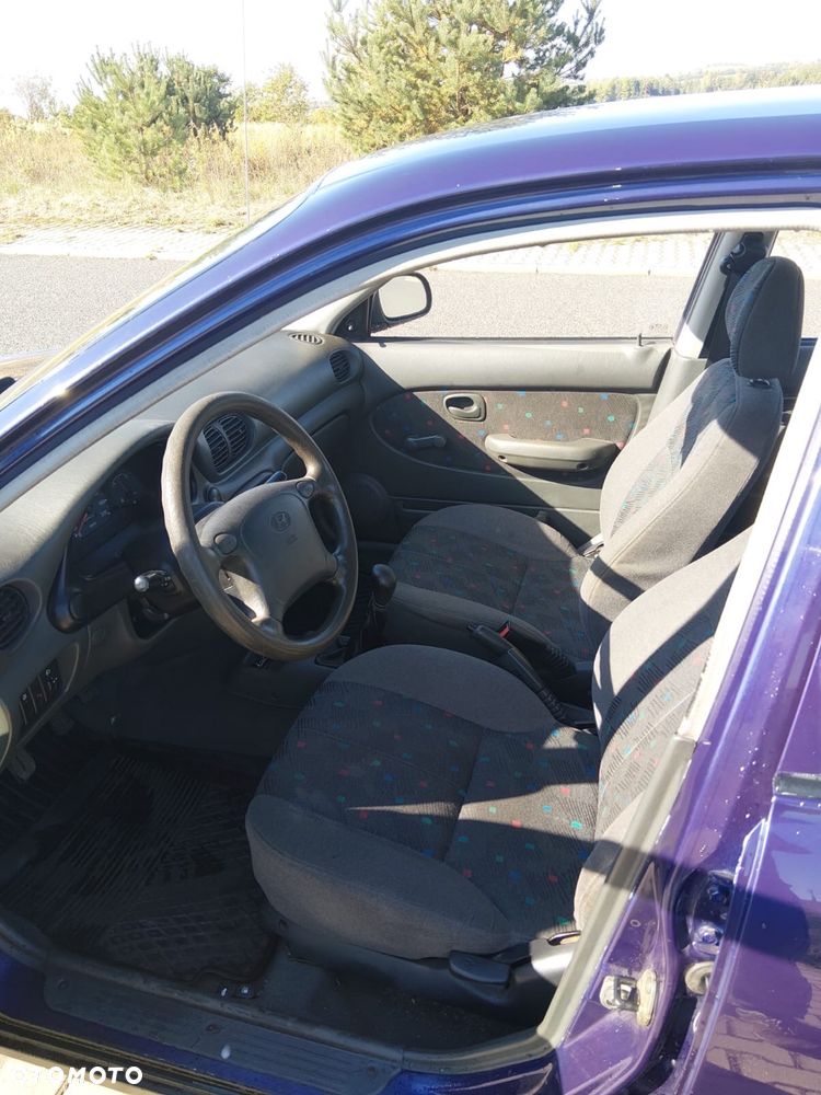 Hyundai Accent - 6