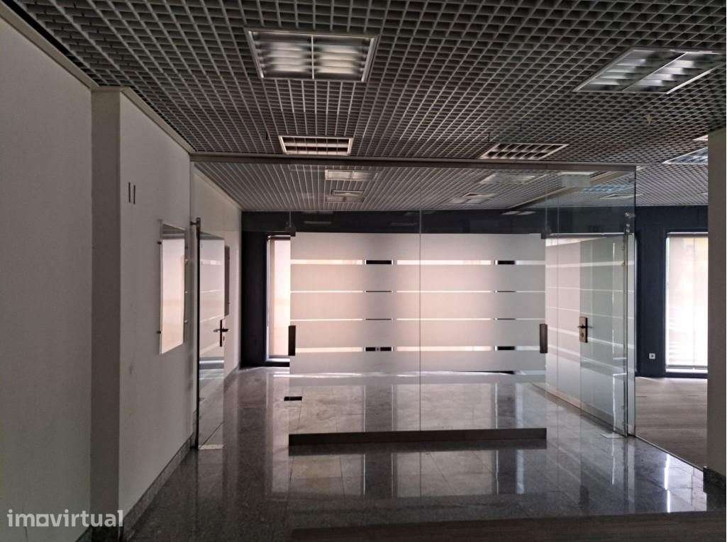 LOJA PARA VENDA NO CENTRO DA MEALHADA - Grande imagem: 2/5