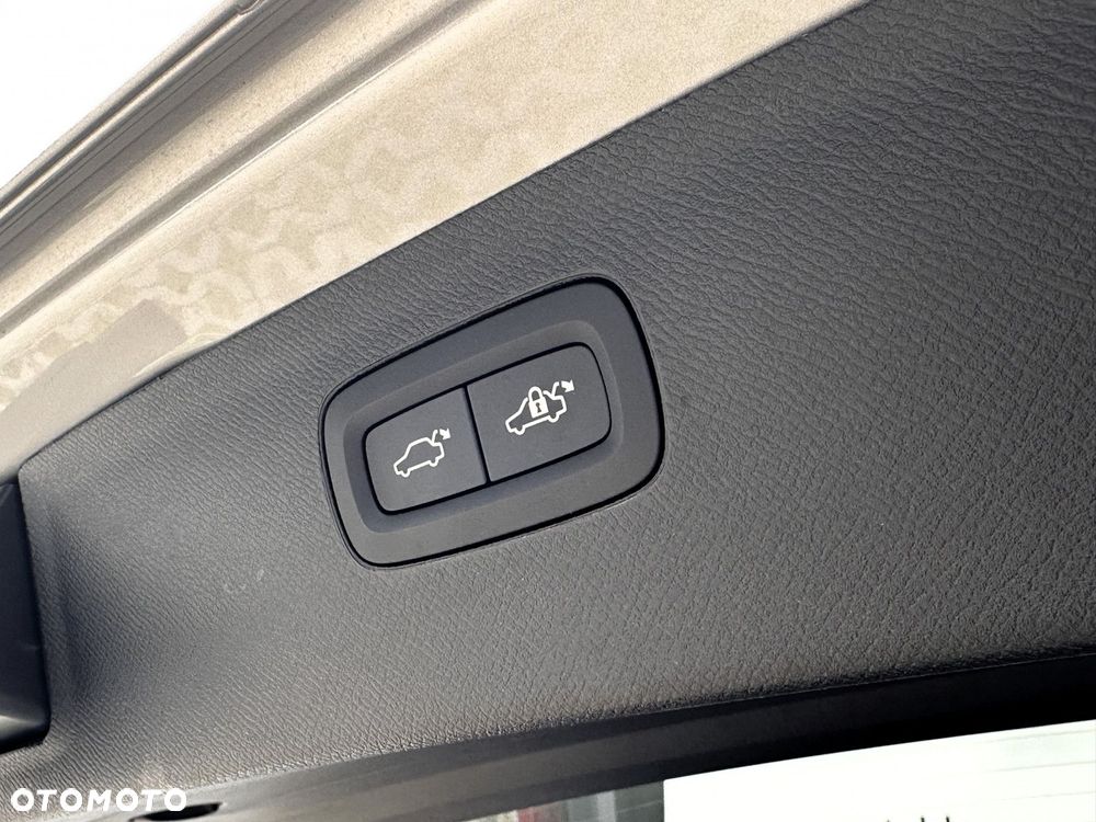 Volvo XC 90 - 11