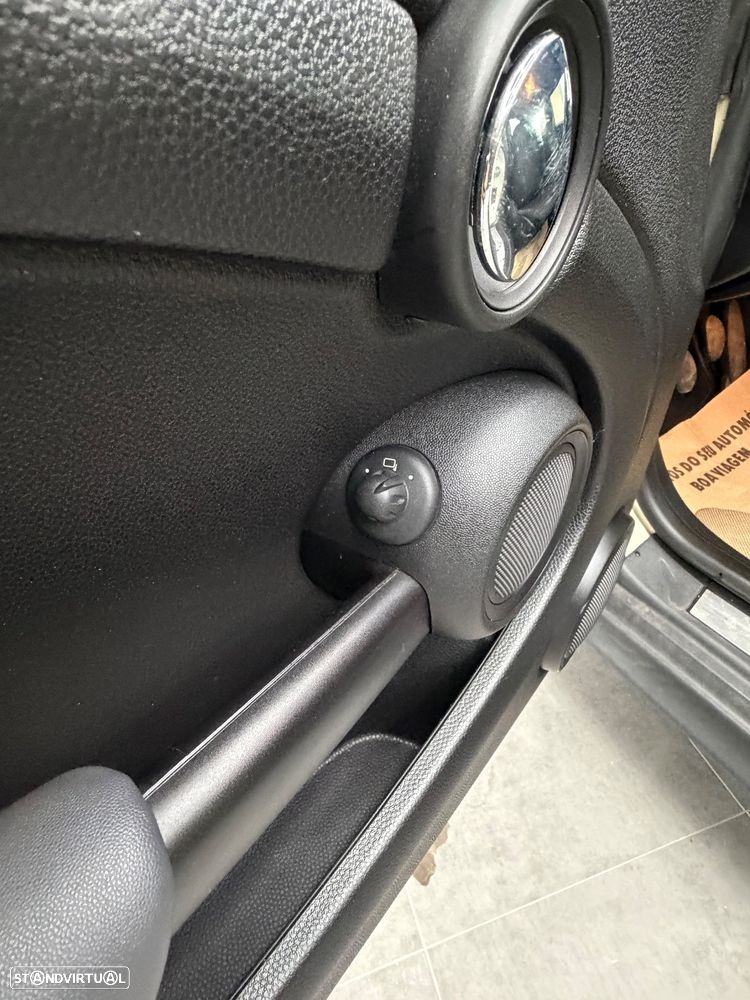 MINI 3 Portas Cooper D - 8