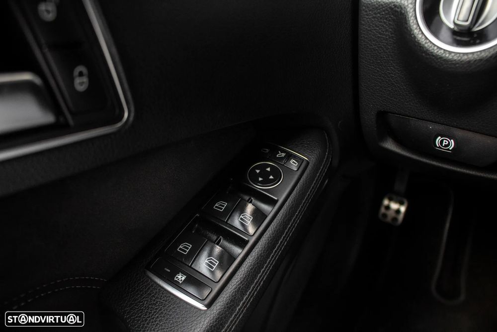 Mercedes-Benz E 300 Bluetec Hybrid Avantgarde - 18