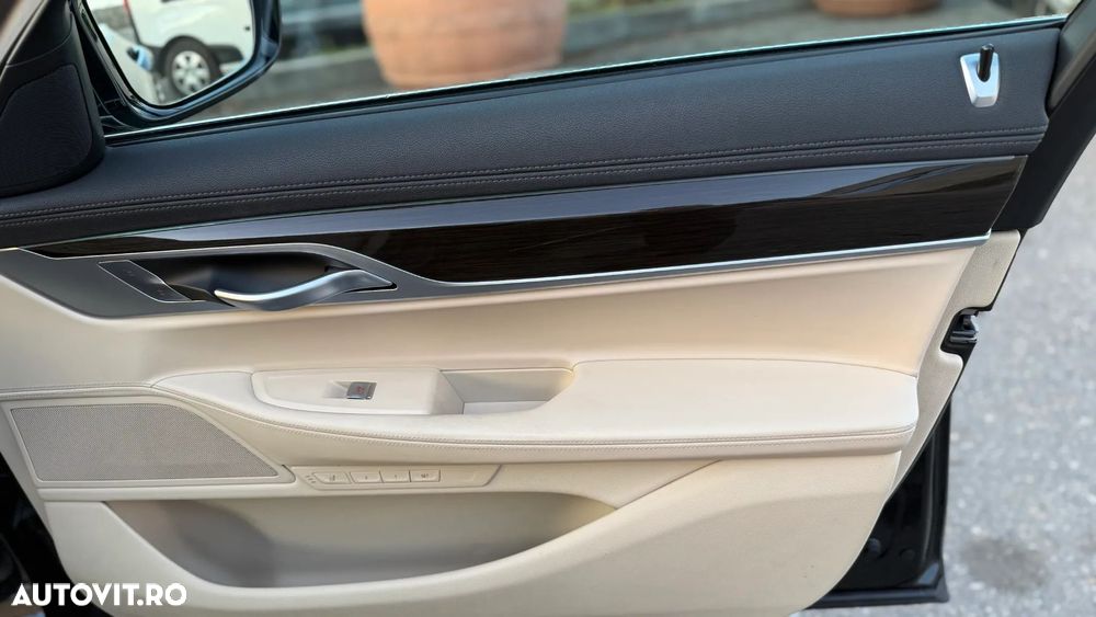 BMW Seria 7 740d xDrive - 22