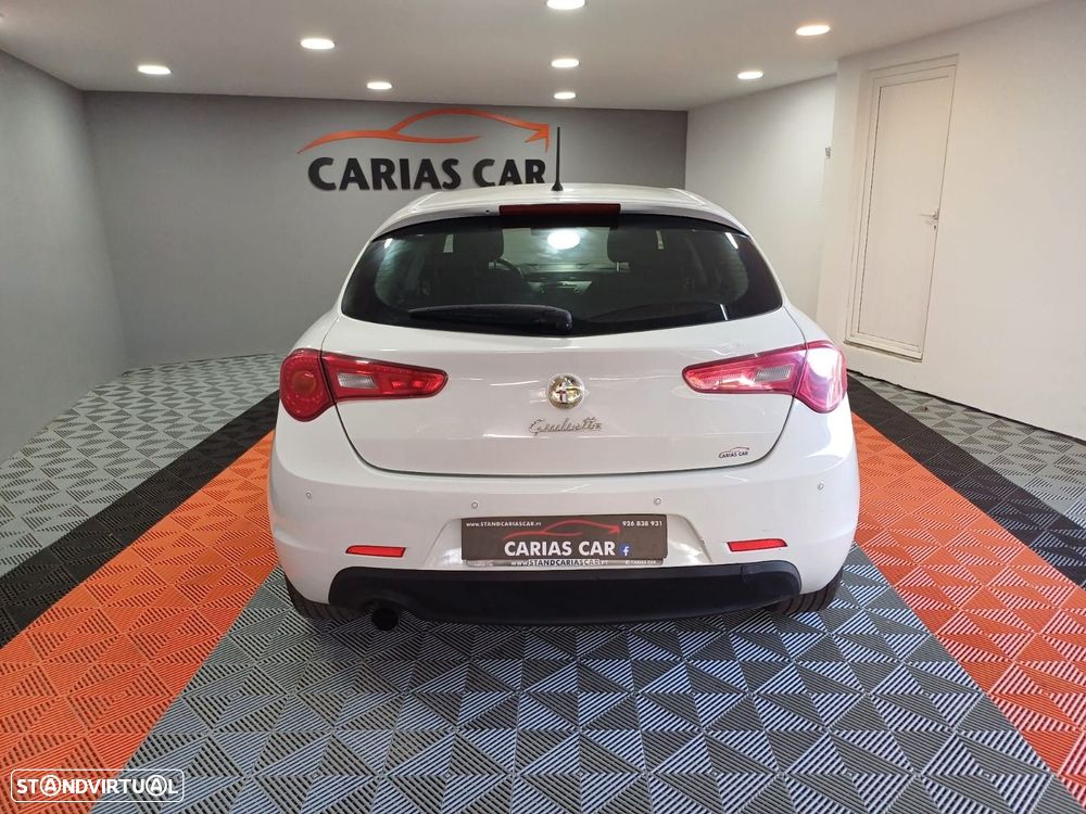 Alfa Romeo Giulietta 1.6 JTDm Distinctive - 4